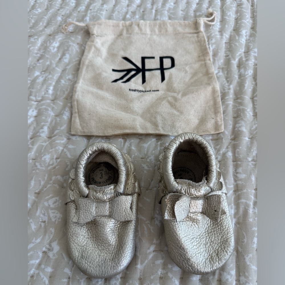 Baby Girl Freshly Picked Bow Soft Sole Shoes Size 3